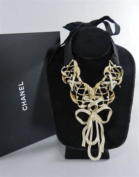 chanel bow tie necklace